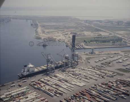 Vue aérienne du port du Havre