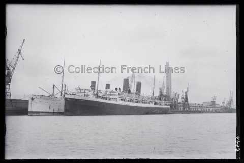 Cuba (CGT 1923) et Flandria (1922) au quai Joannès Couvert au Havre